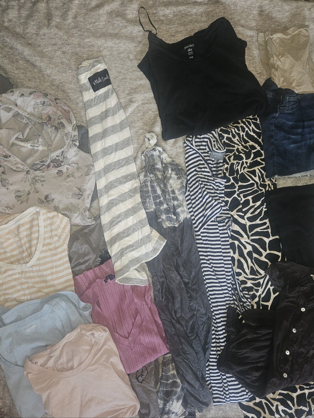 Maternity Clothing Lot Medium  Jeans Tops Tanks Hoodie Dress Tights